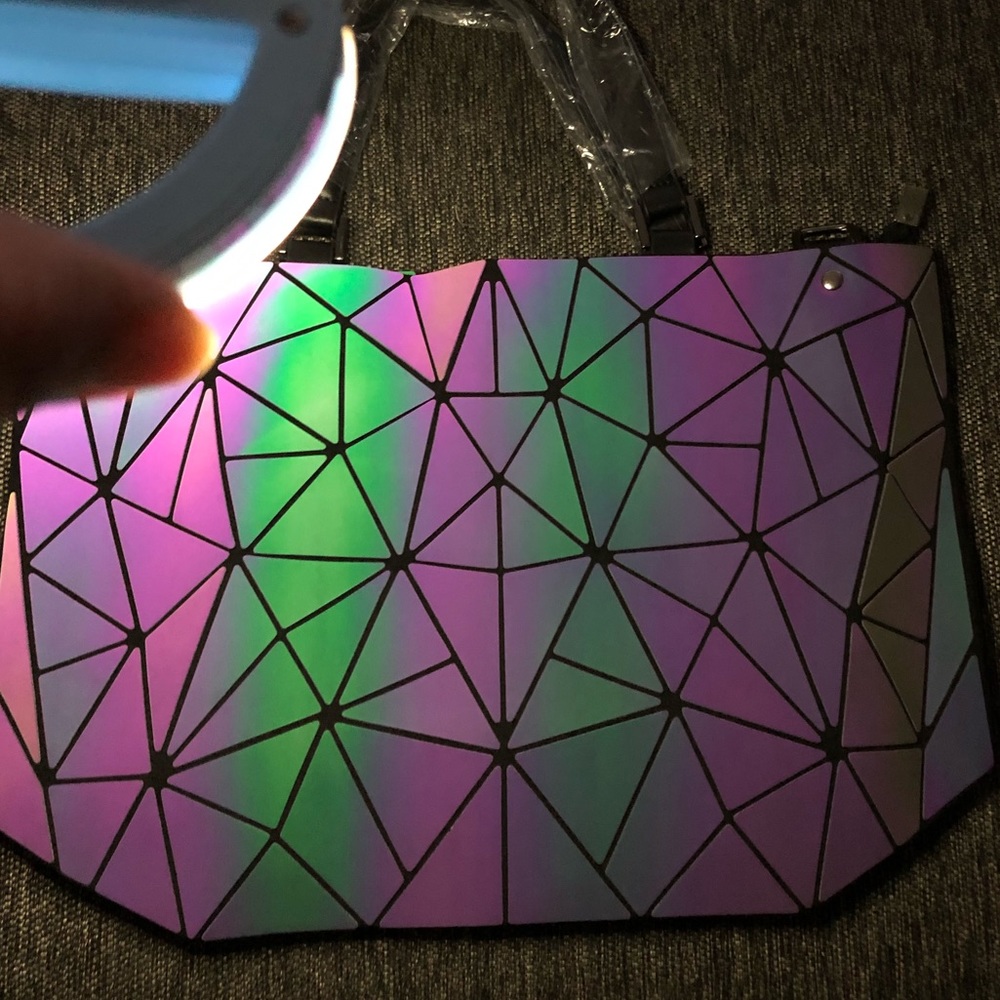 ‼️RESTOCK COMING SOON‼️Geometric Luminous Bag - Picture 3 of 8